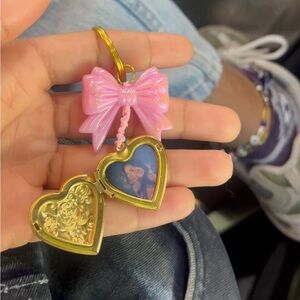 Gold Heart Locker sincerely keychain kali uchis singer